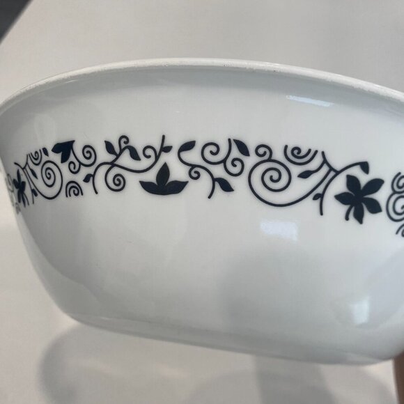 Vintage Corning Ware Corelle Black Winding Gate Pattern Vegetable Serving Dish - Picture 8 of 10